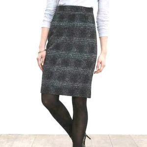💚 BANANA REPUBLIC Never Worn Plaid Skirt 2
